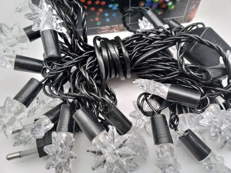 Guirnalda LED 4m Multicolor Estrellas Interior Exterior 28 Luces LED Outstanding - Imagen 5